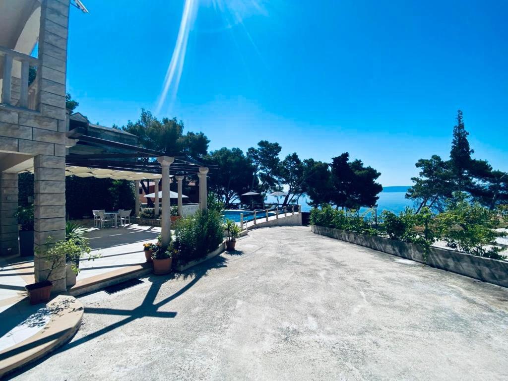 Vila Vera Seafront Apartments Сумартин Экстерьер фото